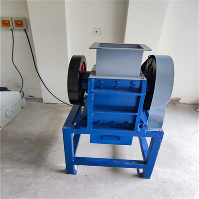 basse suspension négative compacte de broyeur de mâchoire de laboratoire de la consommation 300kg/H